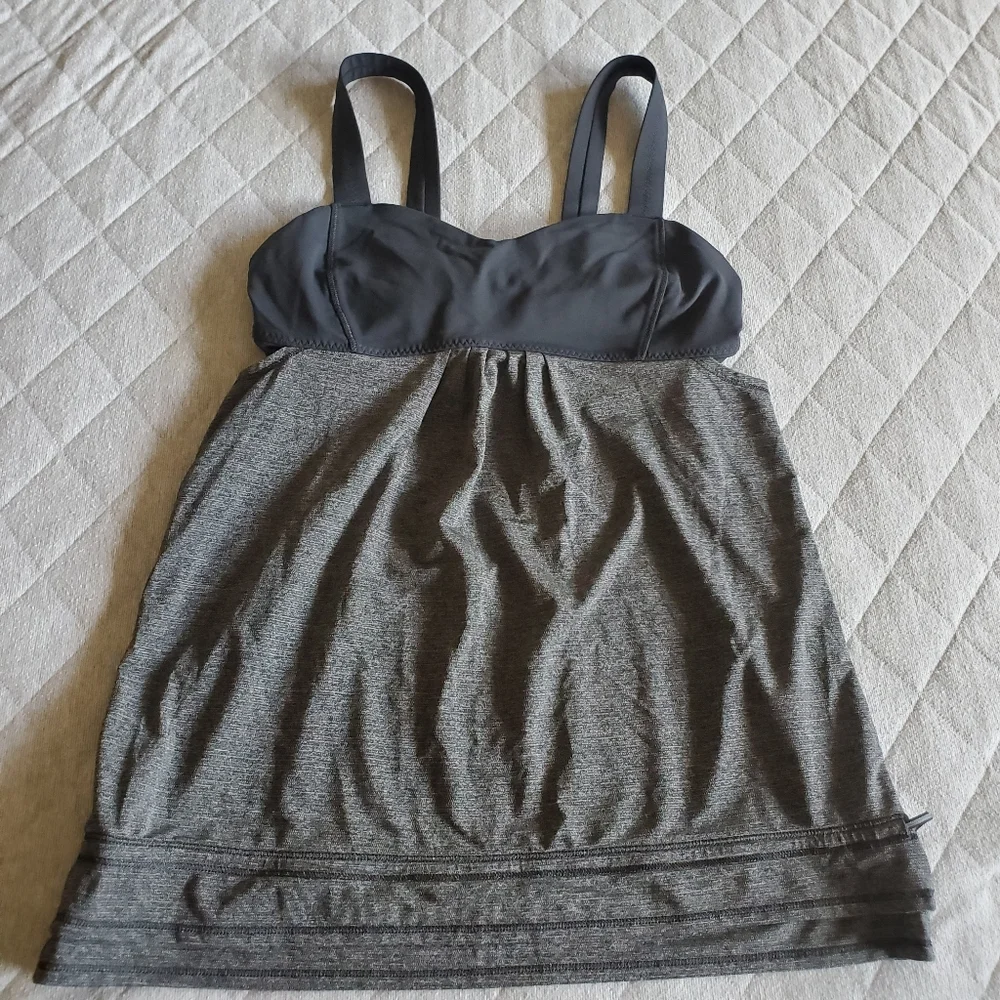 Lululemon Run Back on Track‎ Tank Sz 8